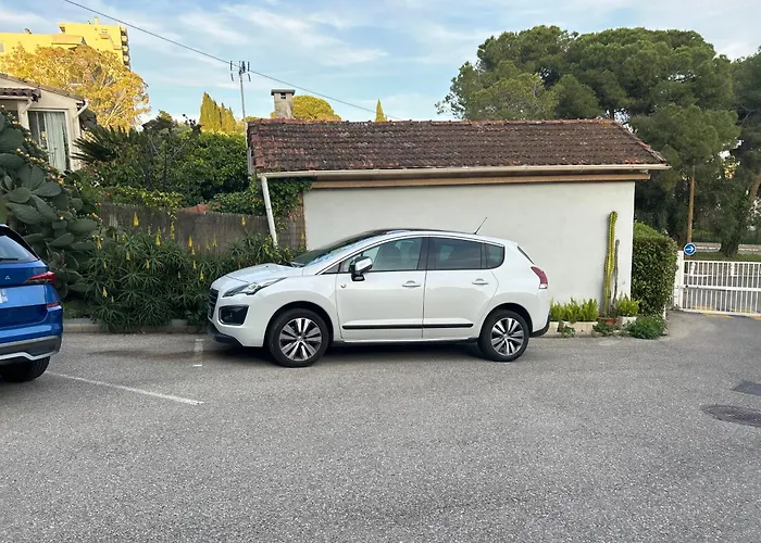 2 Pieces A Avec Piscine * Antibes